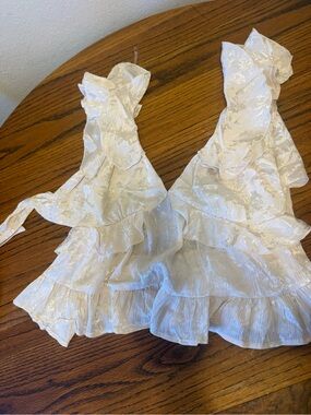 Vintage Y2K White Ruffle V-Neck Crop Top